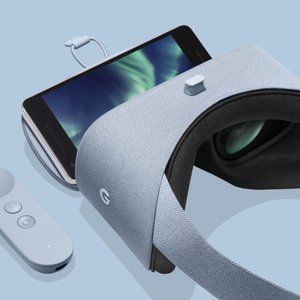 Google Daydream View Headset & Controller